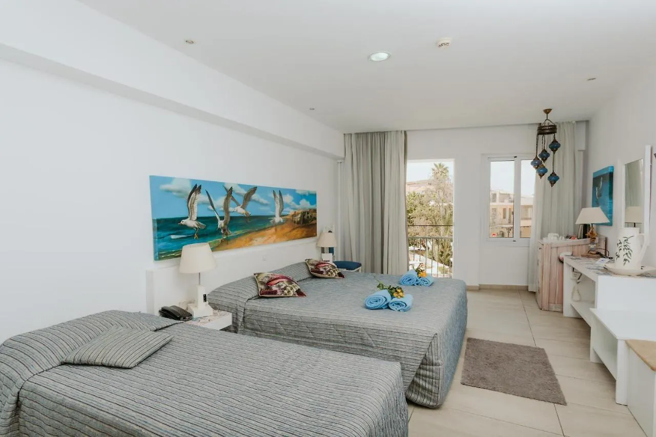 Hotel Opera Larnaca 0*,  Cipru